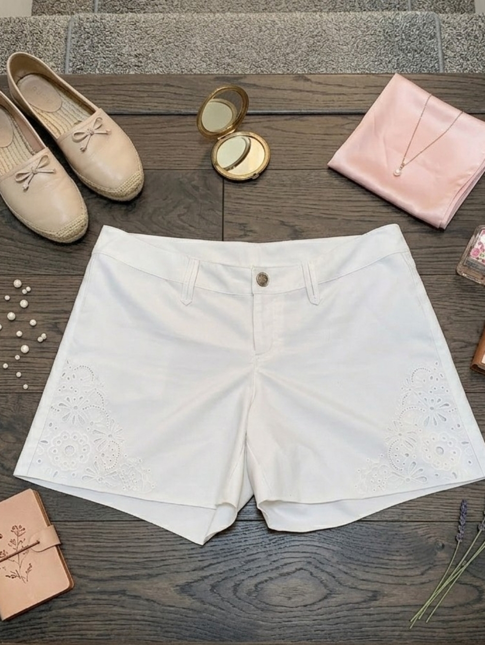Athleta white Coastal Eyelet Shorts Size 4